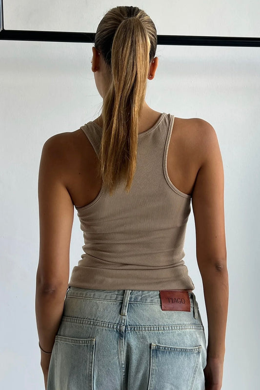 גופיית קלואה - בז