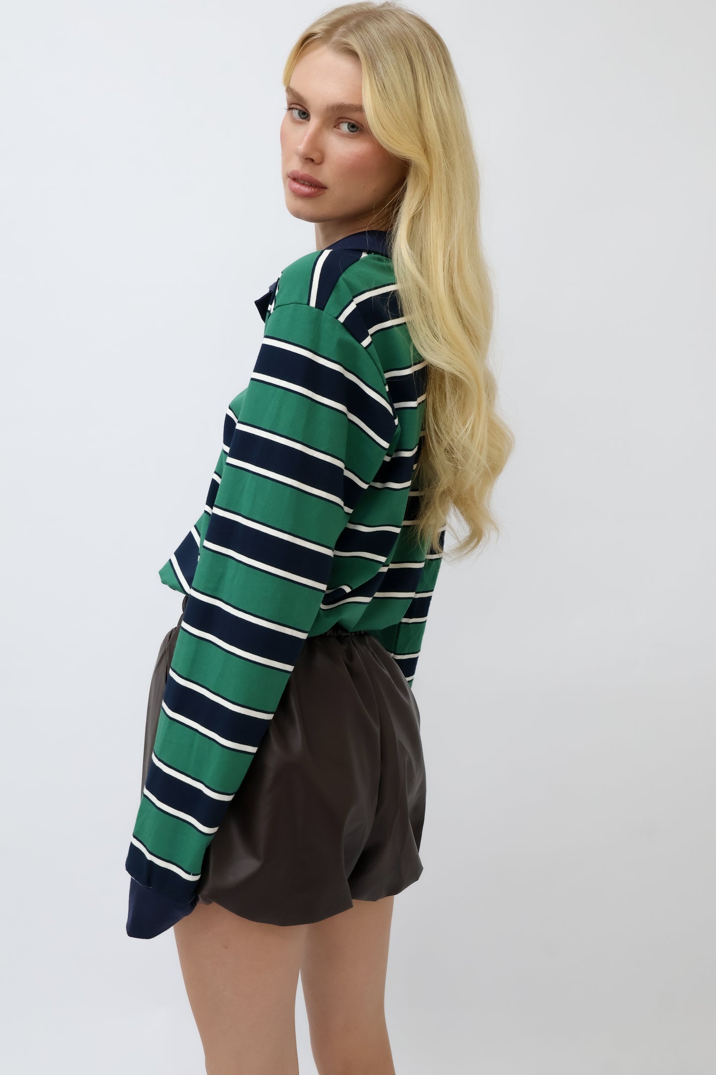 מכנסי דמוי עור שורטס - שחור