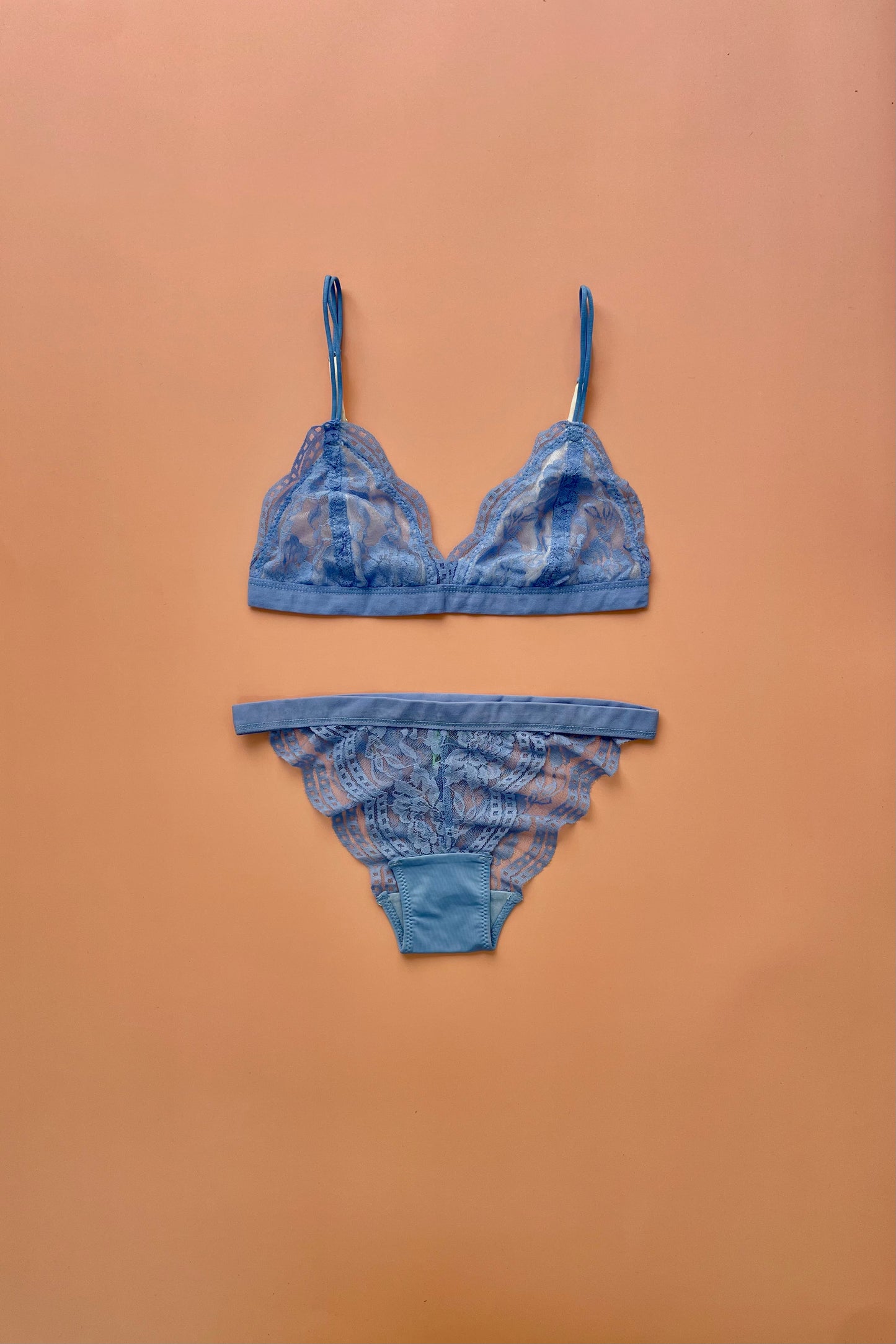 חזיית נדין כחול בהיר