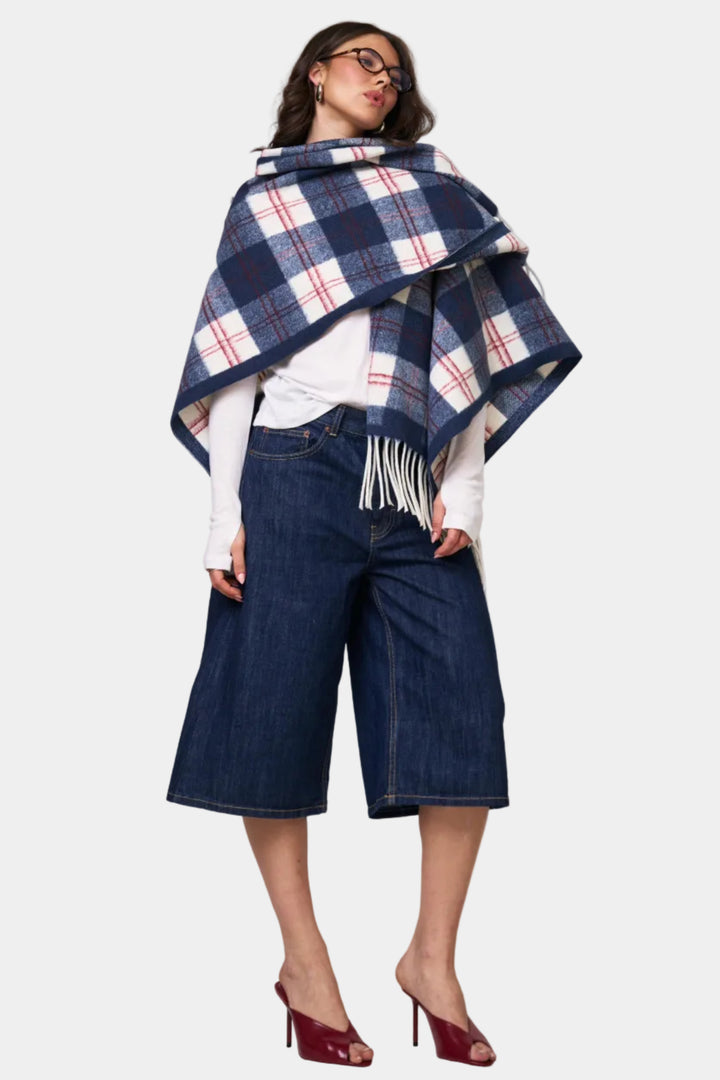 פונצו משובץ