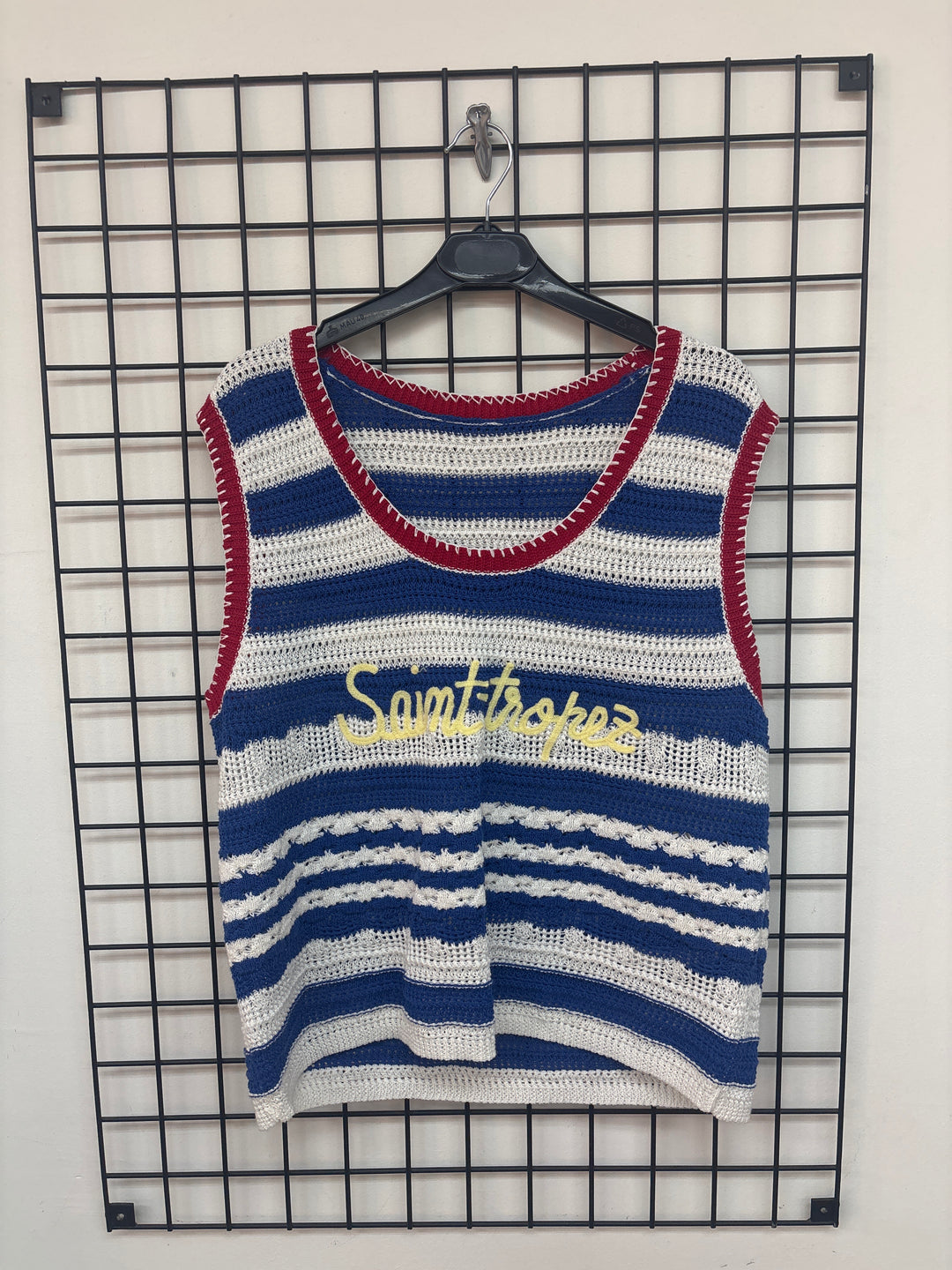 גופיה רקומה כחול לבן