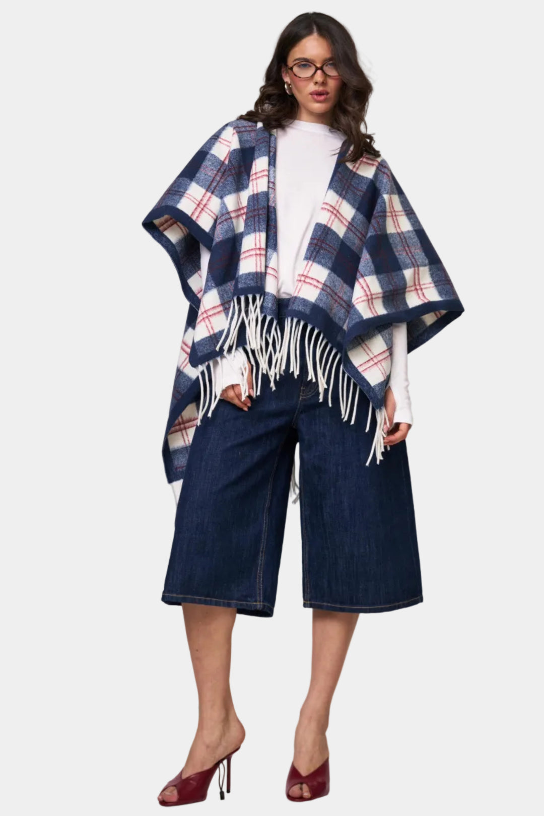 פונצו משובץ