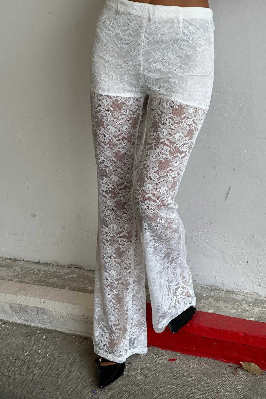 מכנסי תחרה סו - שחור