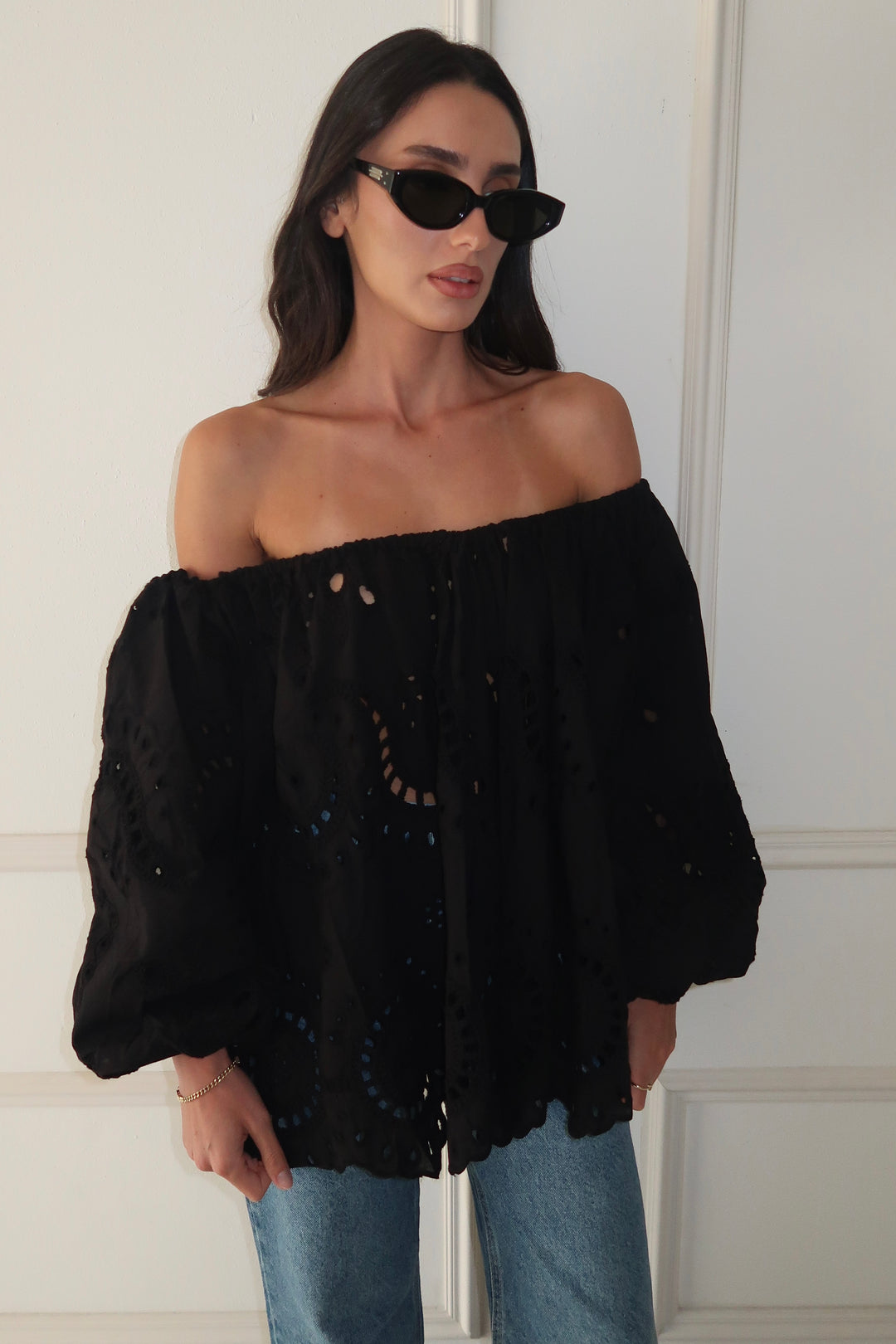 חולצת תחרה מוניק - שחור