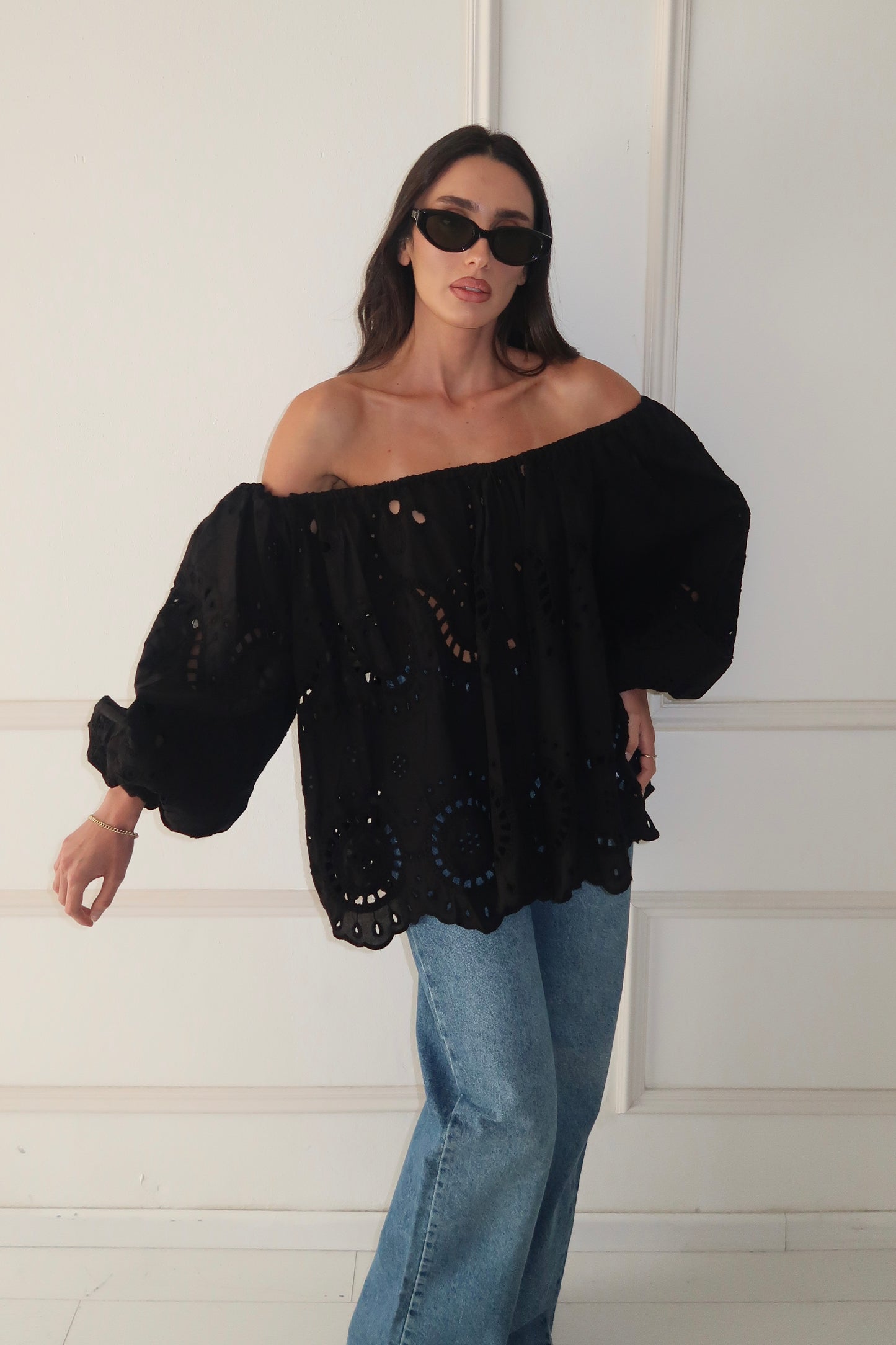 חולצת תחרה מוניק - שחור