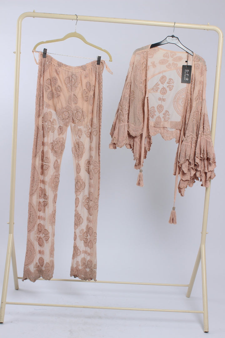 חליפת ניקול