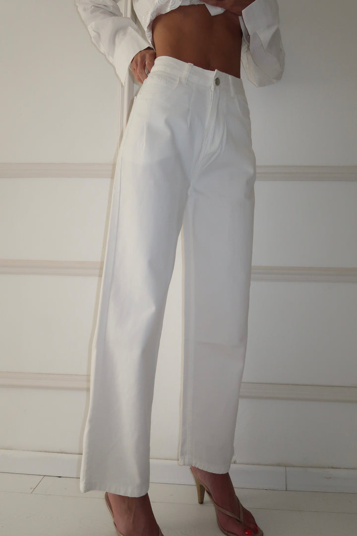 מכנסי גינס וויט