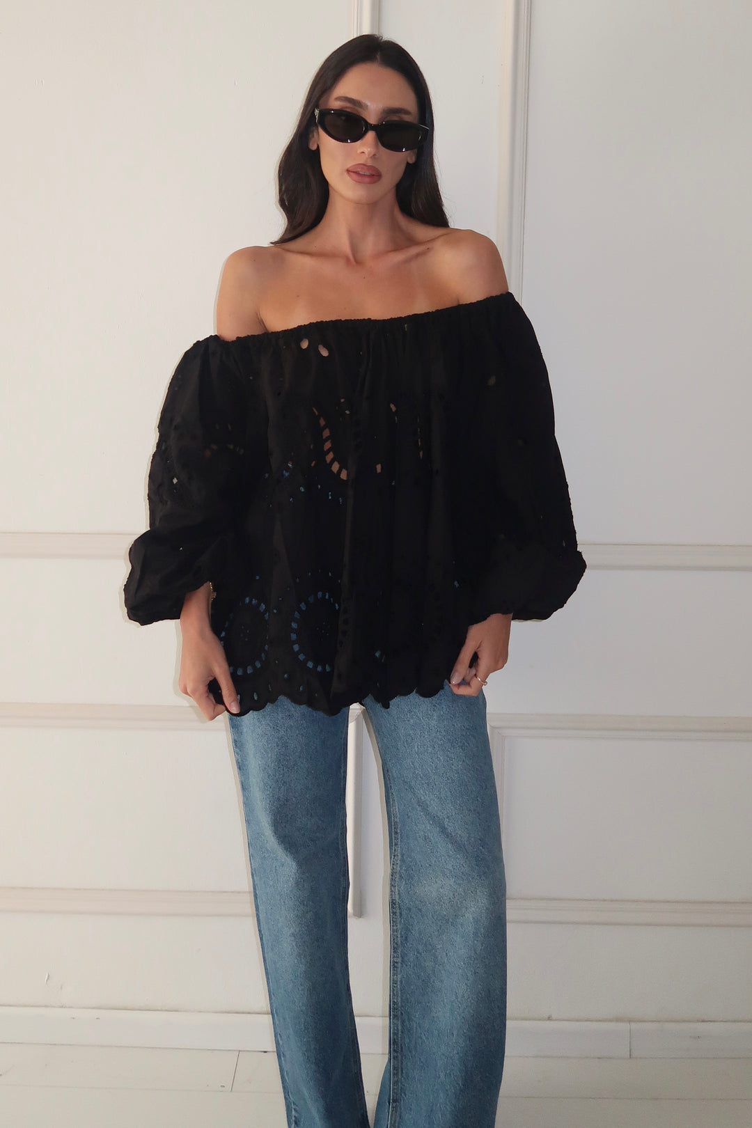 חולצת תחרה מוניק - שחור