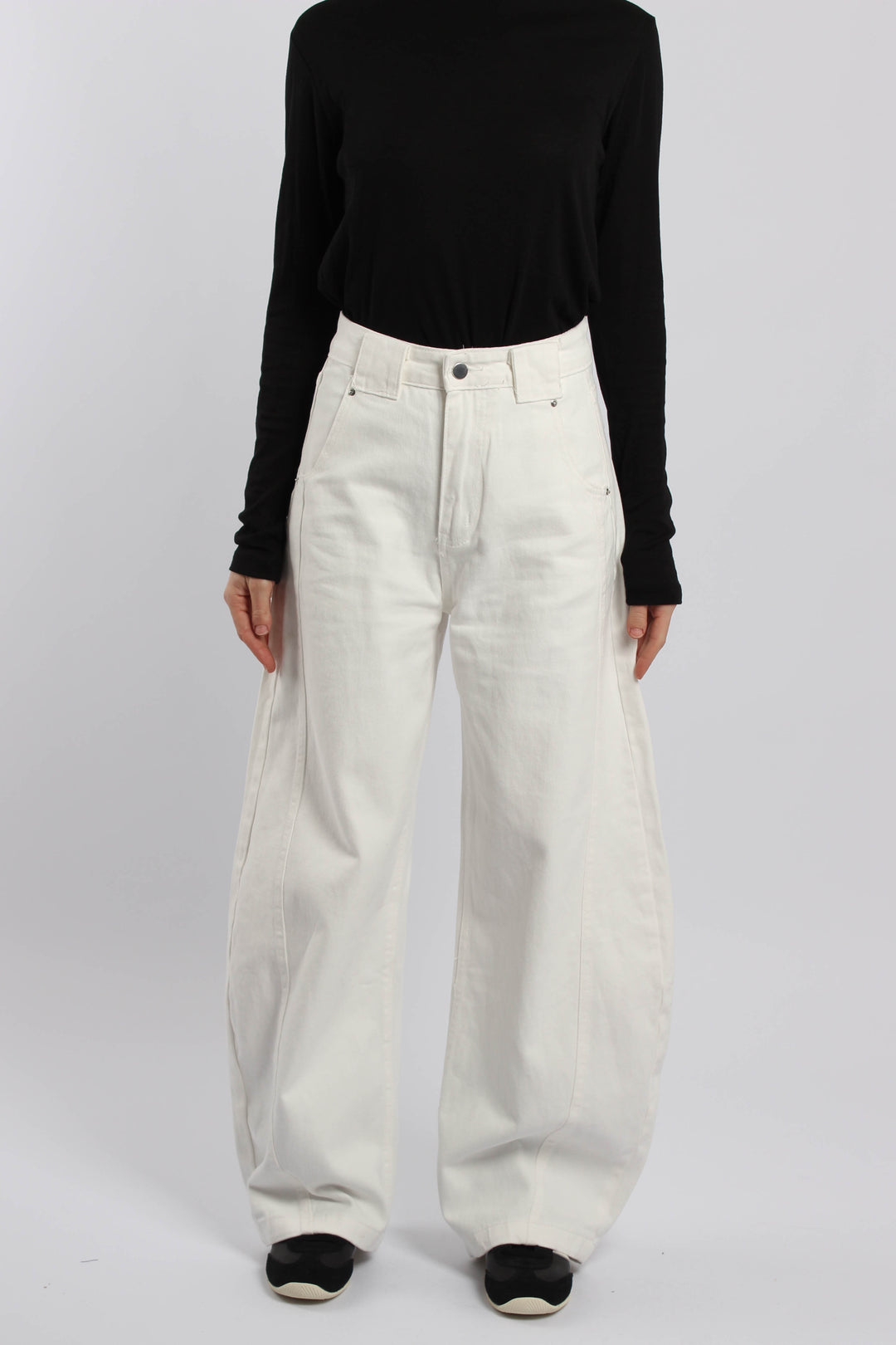 גינס מינורי לבן