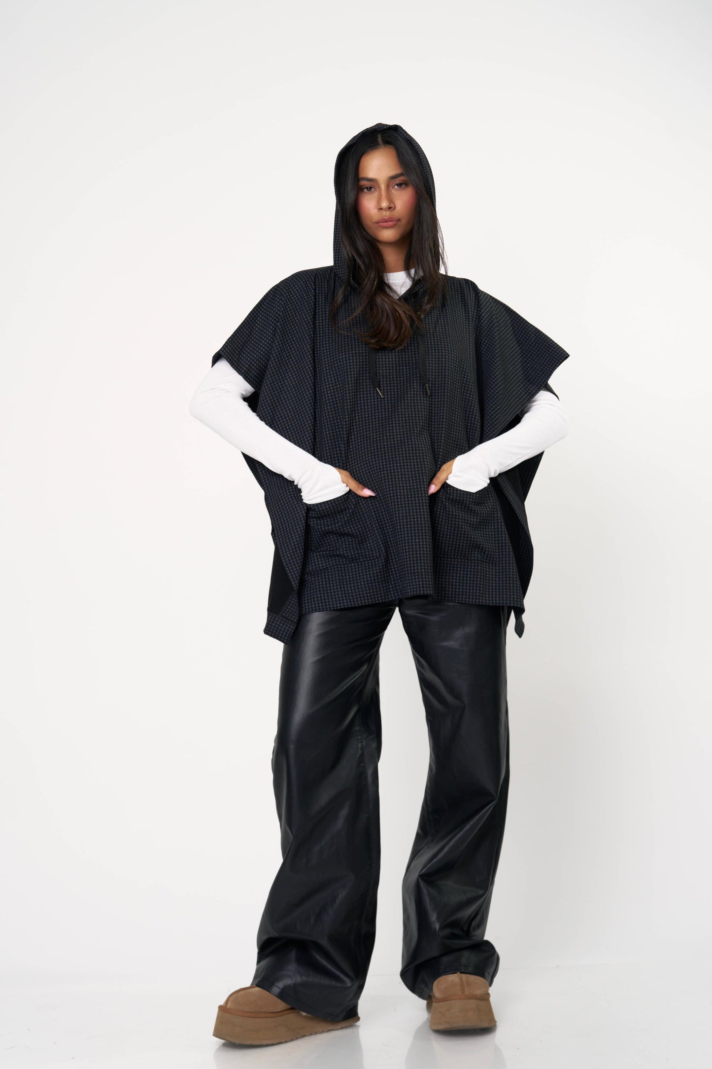 פונצו לאב -חום