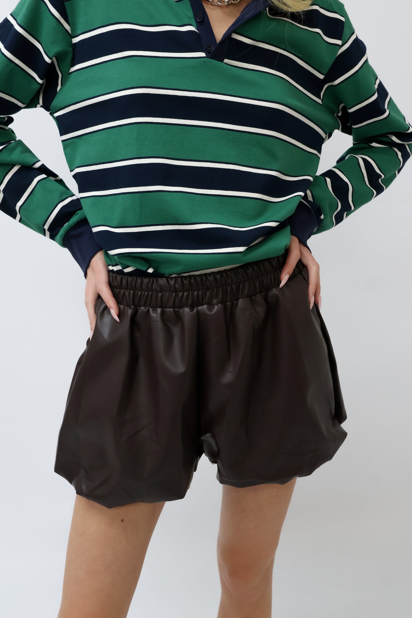 מכנסי דמוי עור שורטס - חום