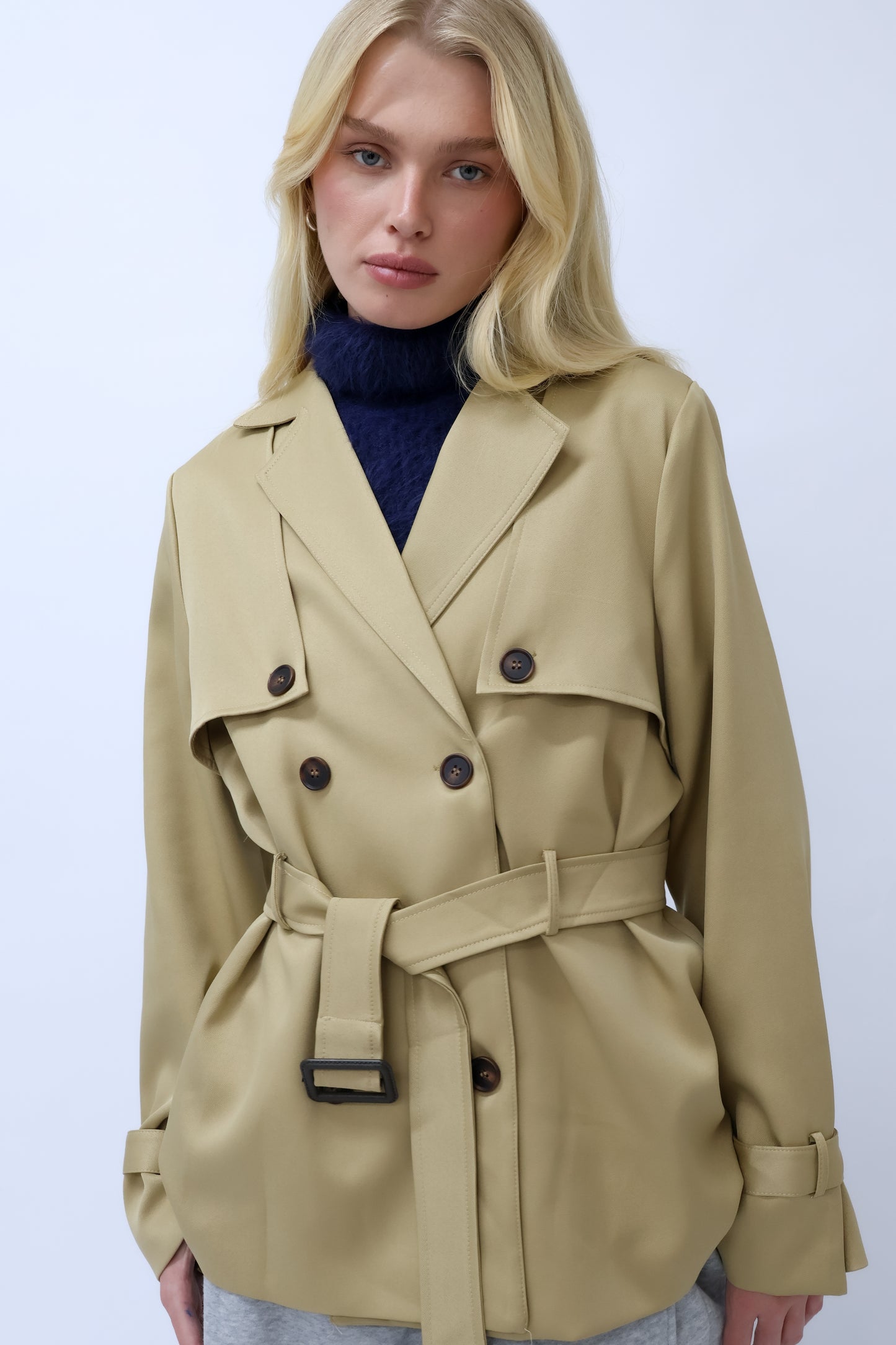 גקט טרנץ קצר - שחור