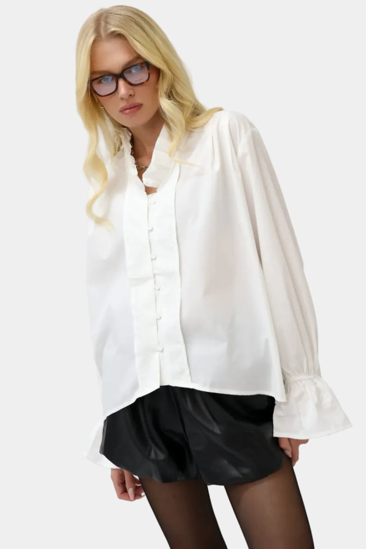 מכופתרת אמלי- לבנה