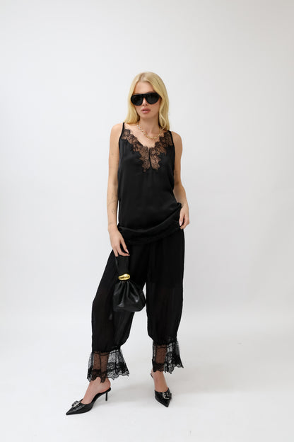 מכנסי בוהו שחורים תחרה