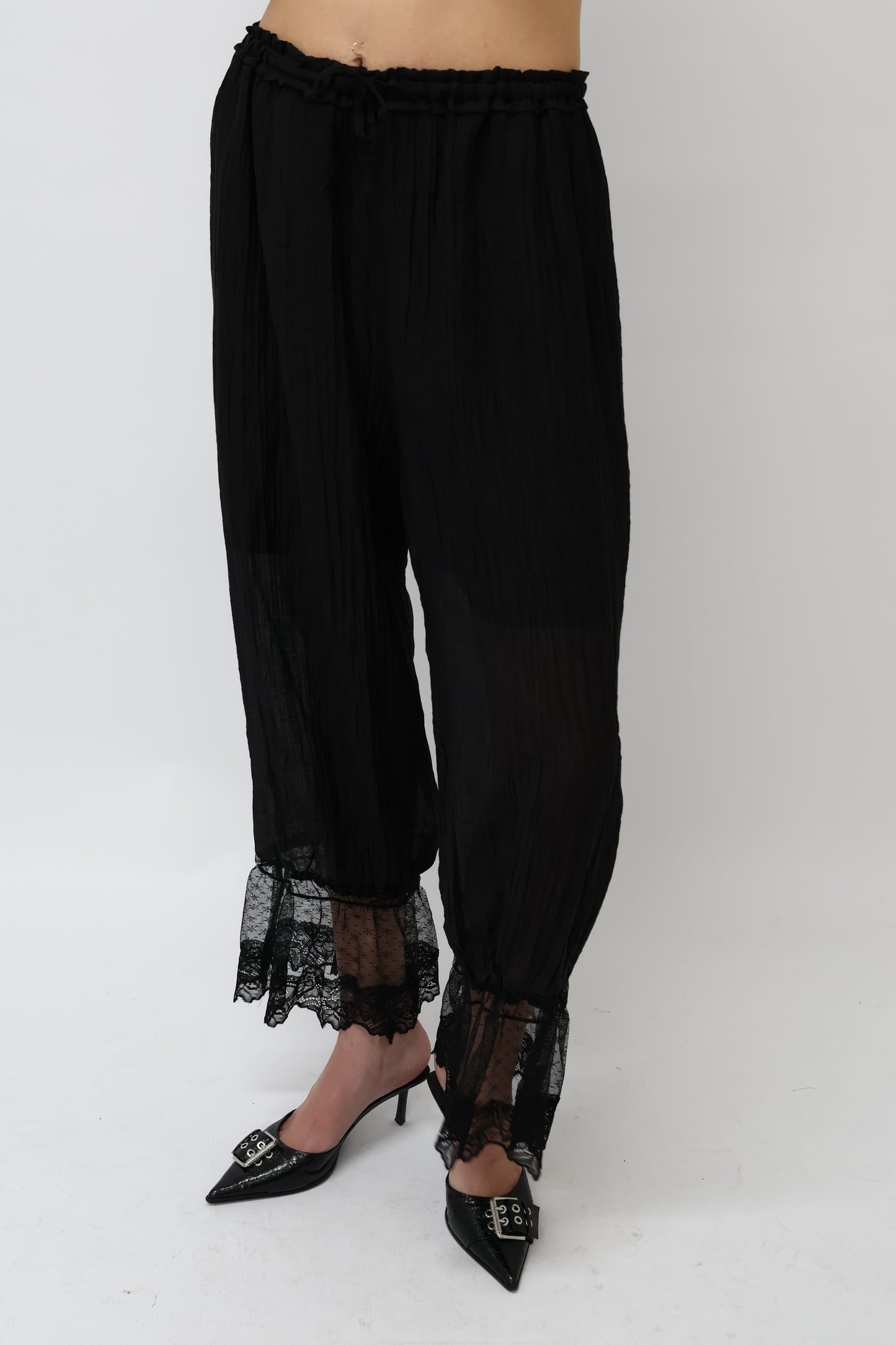 מכנסי בוהו שחורים תחרה