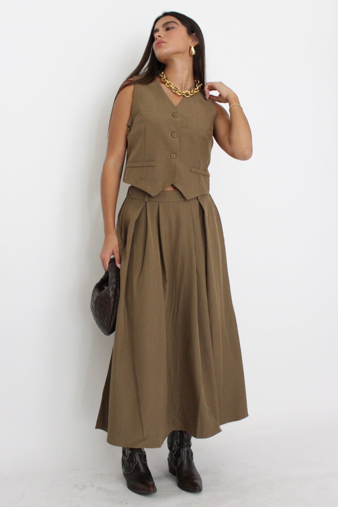 חליפת חצאית מדיבה - בז