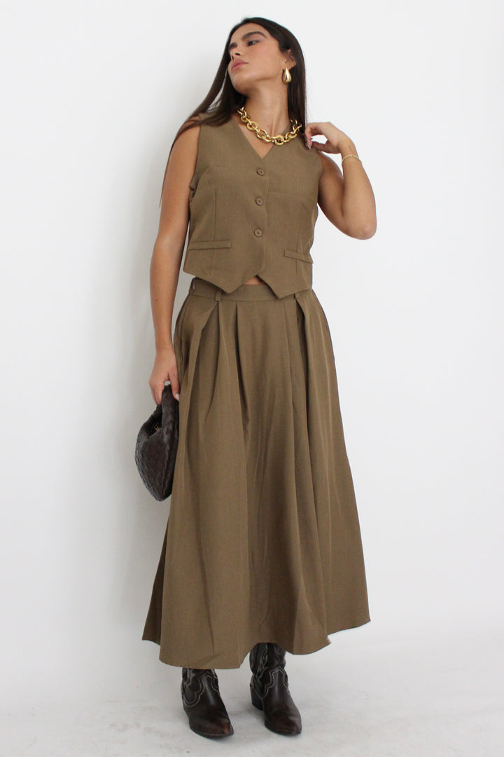 חליפת חצאית מדיבה - בז