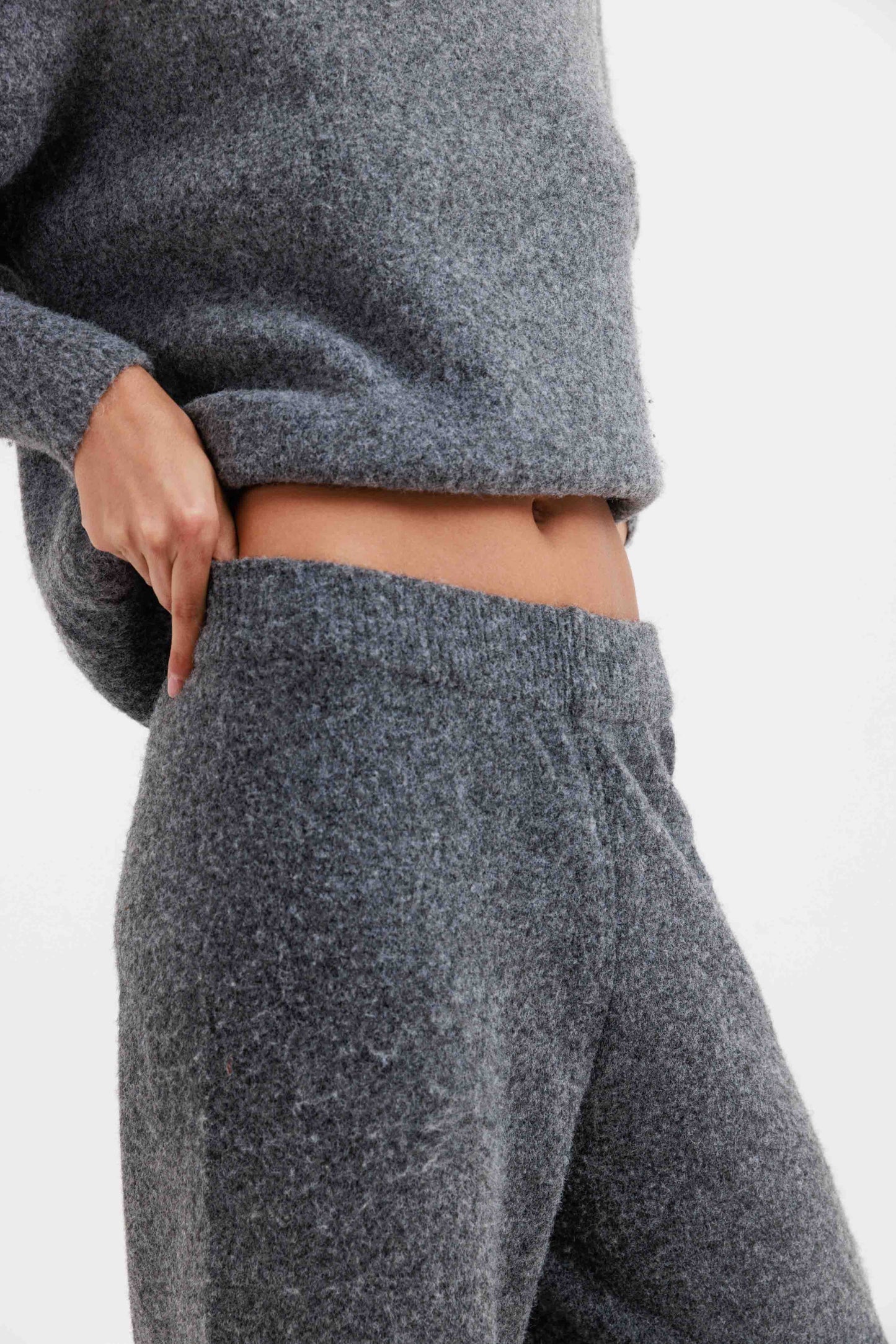 חליפת גוליה- אפור