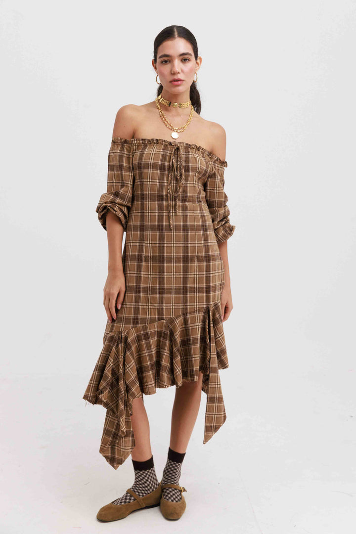 שמלת אדריאנה משבצות - שחור