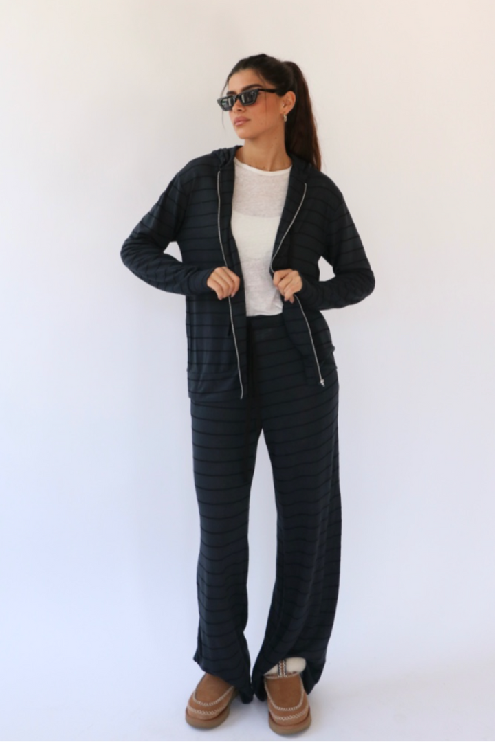 חליפת לינזי- פסים כחול