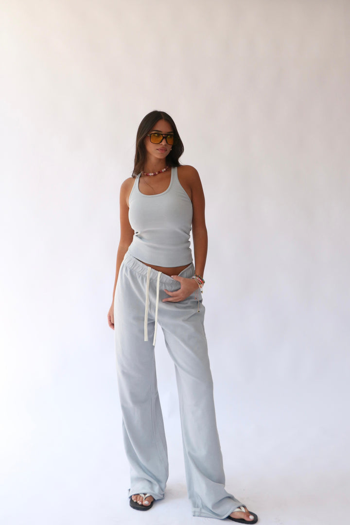 חליפת בקי - ורוד