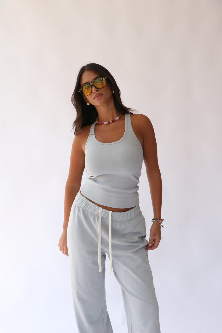 חליפת בקי - ורוד