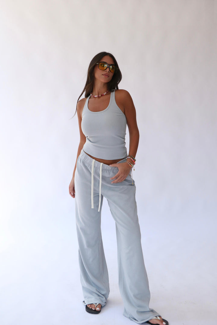 חליפת בקי - ורוד