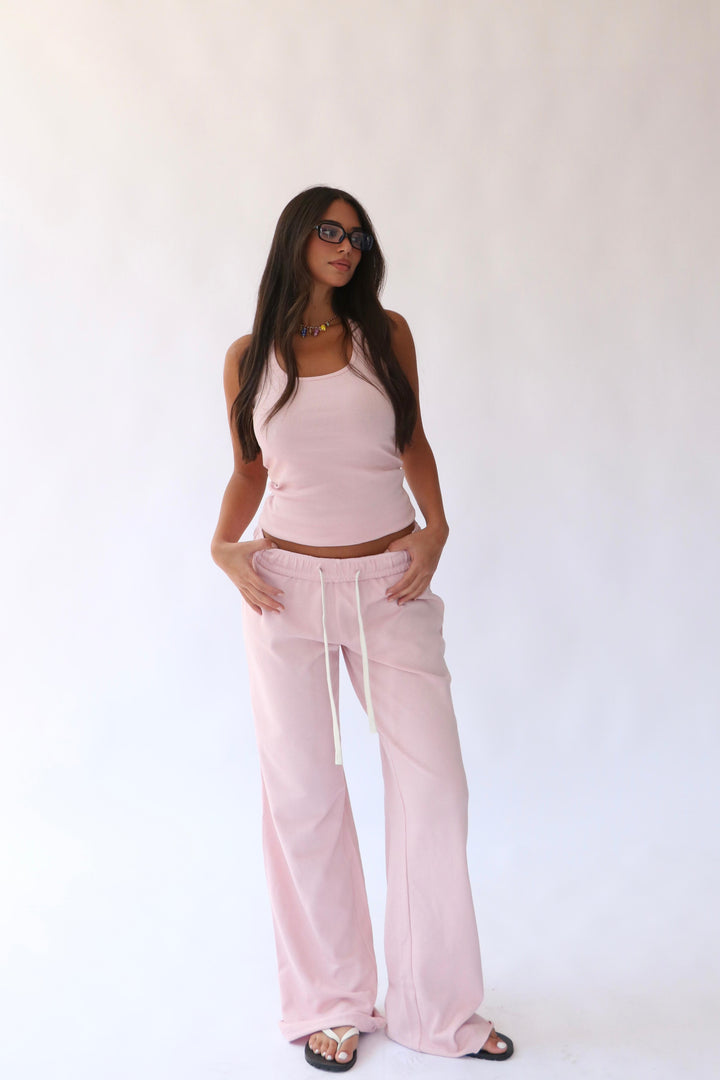 חליפת בקי - ורוד