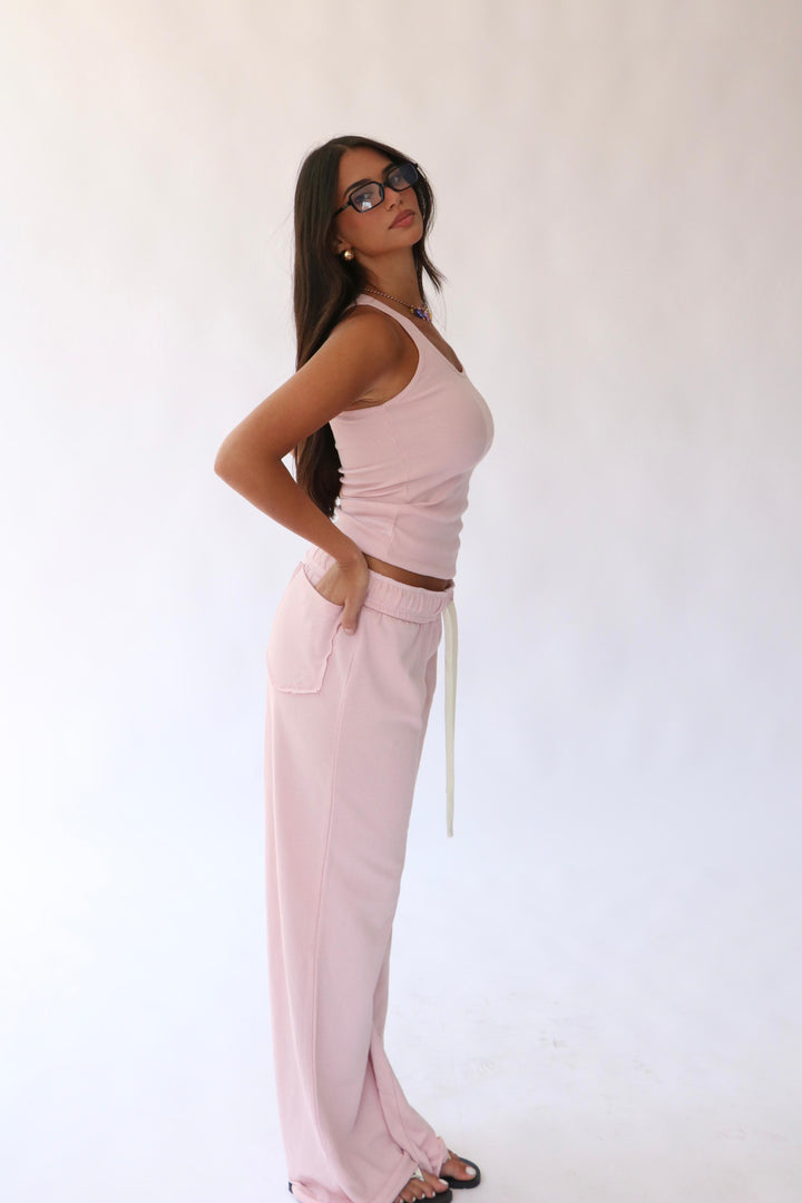 חליפת בקי - ורוד