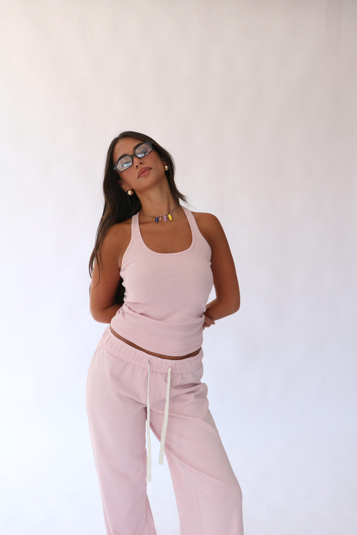 חליפת בקי - ורוד