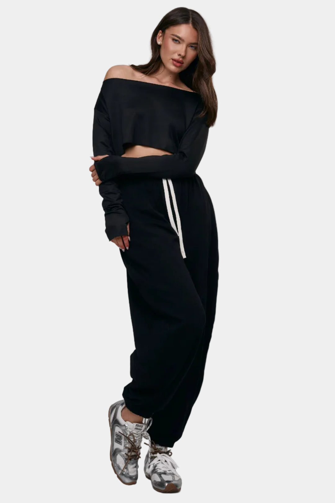 בייסיק לאנה שחור