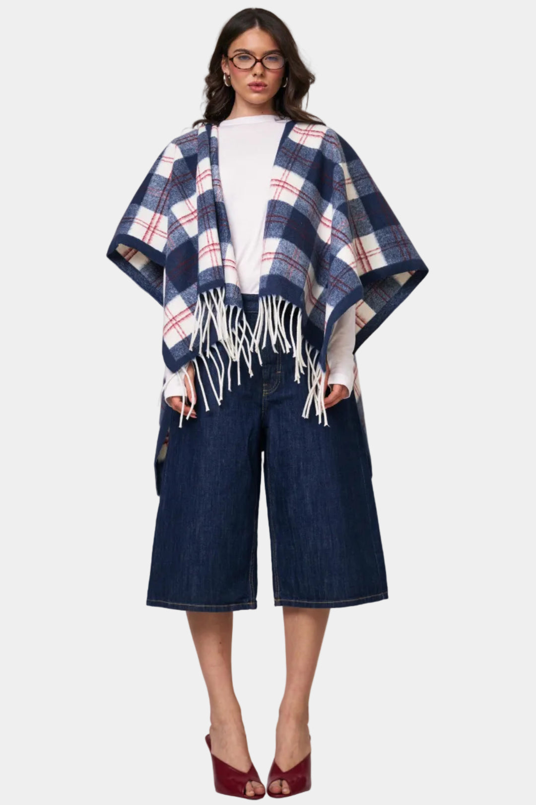 פונצו משובץ