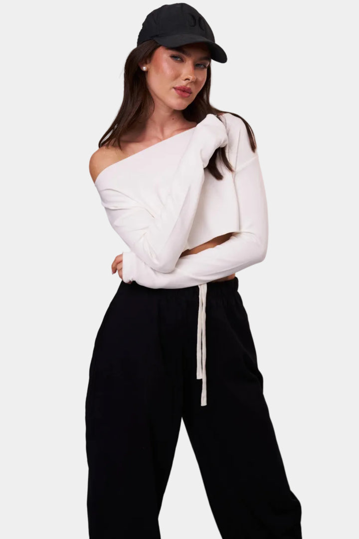 בייסיק לאנה לבן