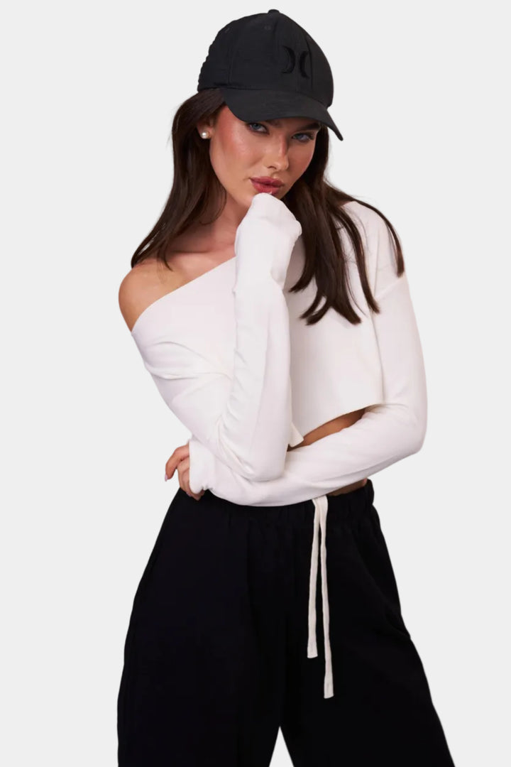 בייסיק לאנה לבן