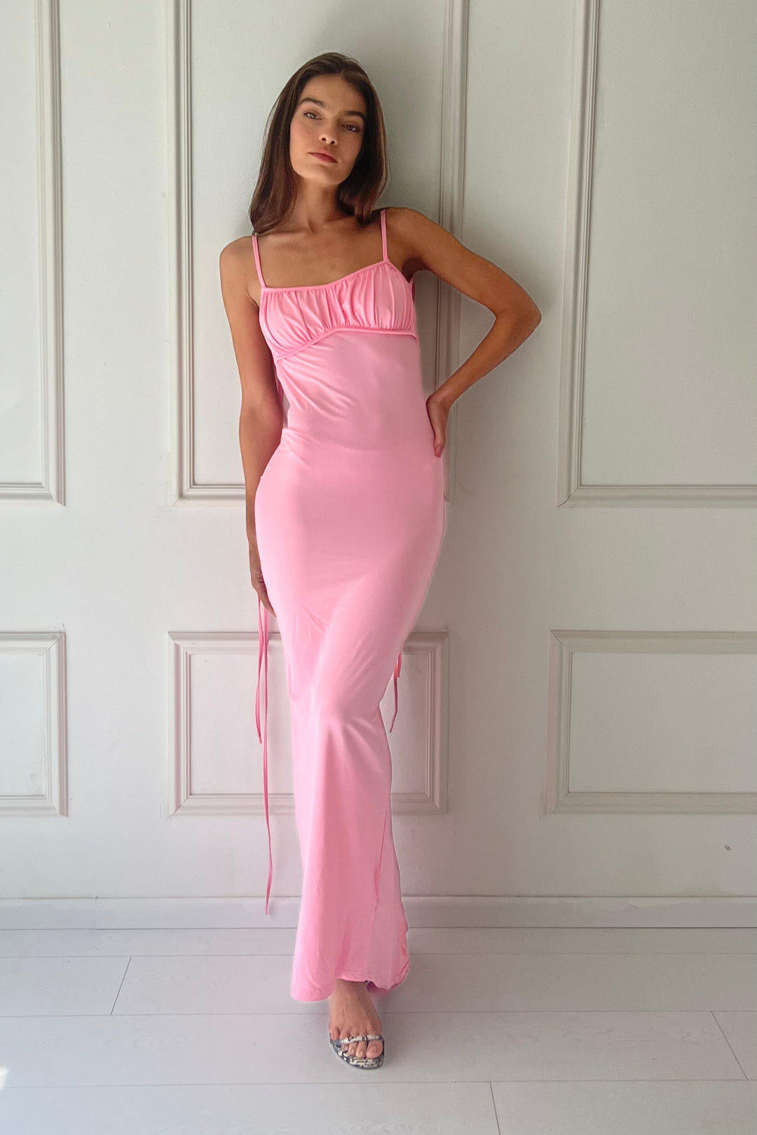 ⁨⁨שמלת סמנתה - לבן⁩⁩