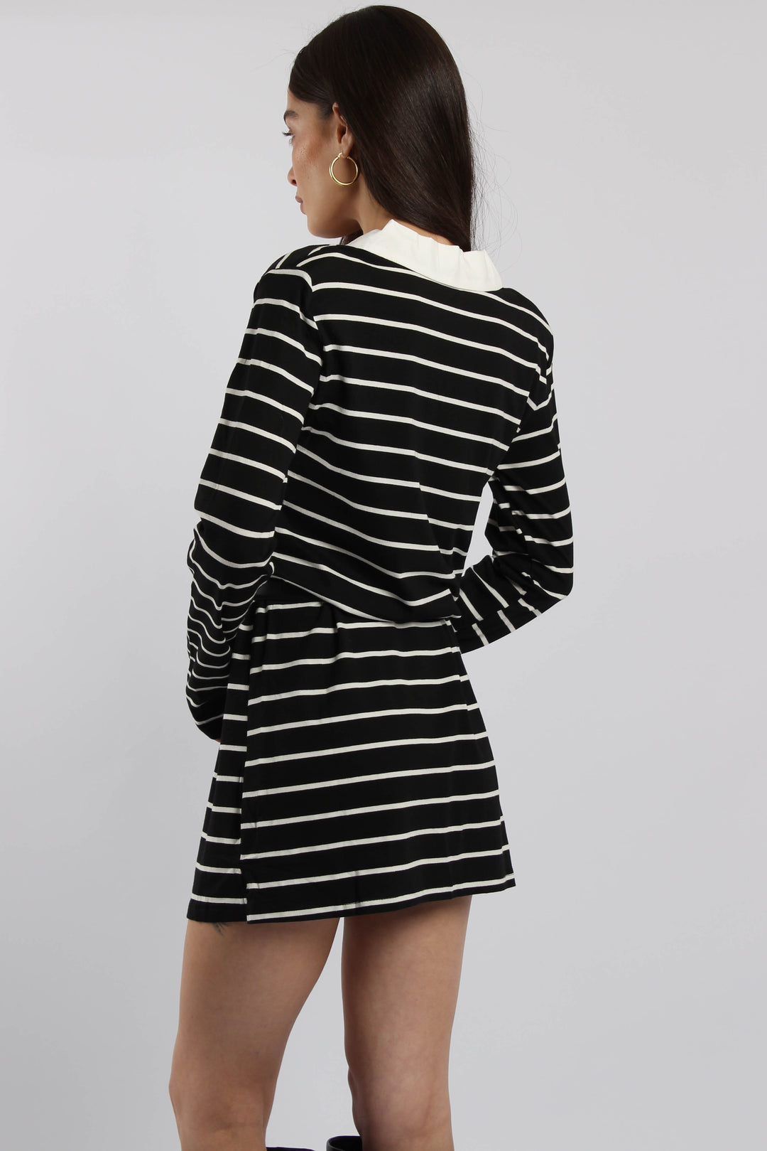 שמלת פסים היילי שחור