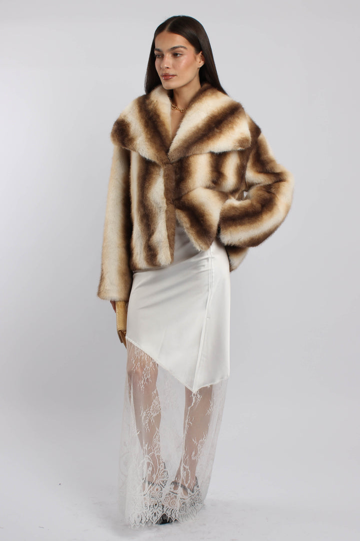 מעיל סמנטה דמוי פרווה