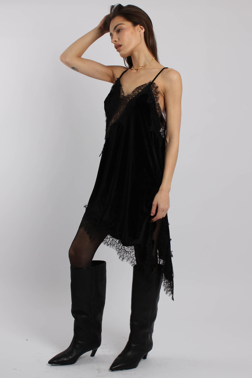 שמלת קטיפה וורד אסימטרית