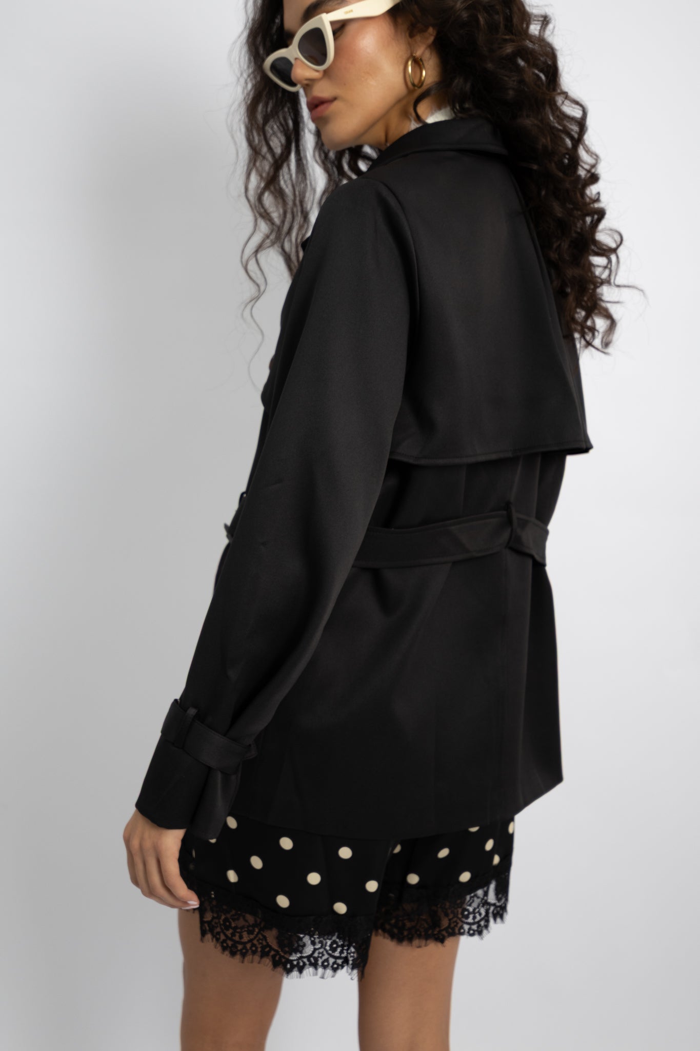 גקט טרנץ קצר - שחור