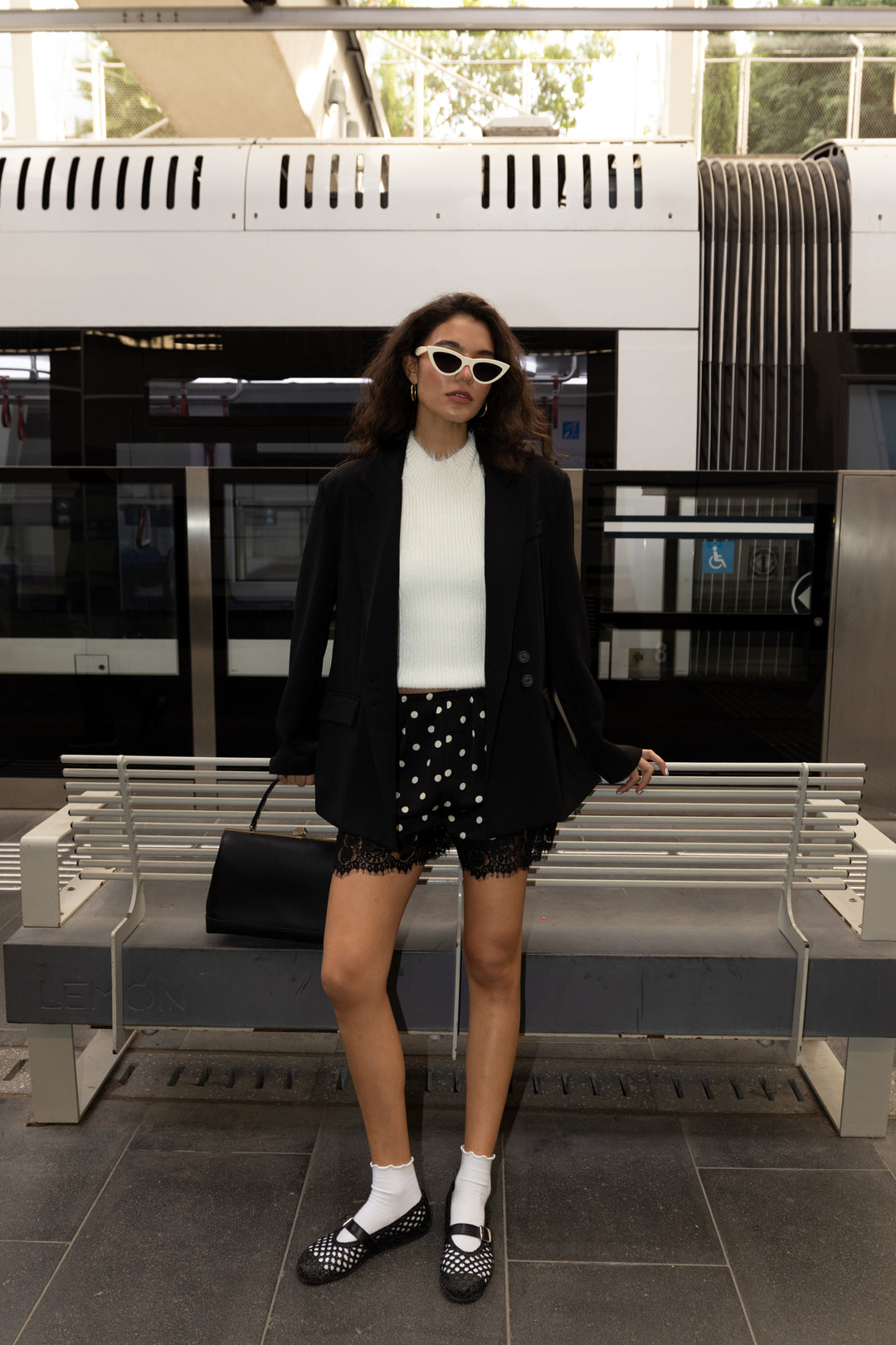 מכנסי שורטס פולקה - שחור נקודות