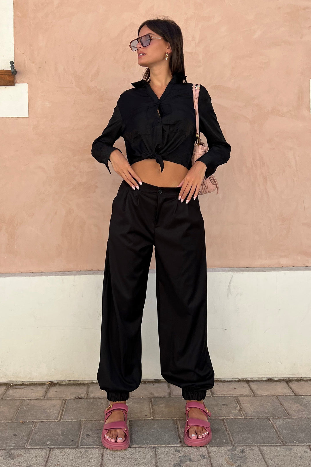 חולצת נועה - שחור