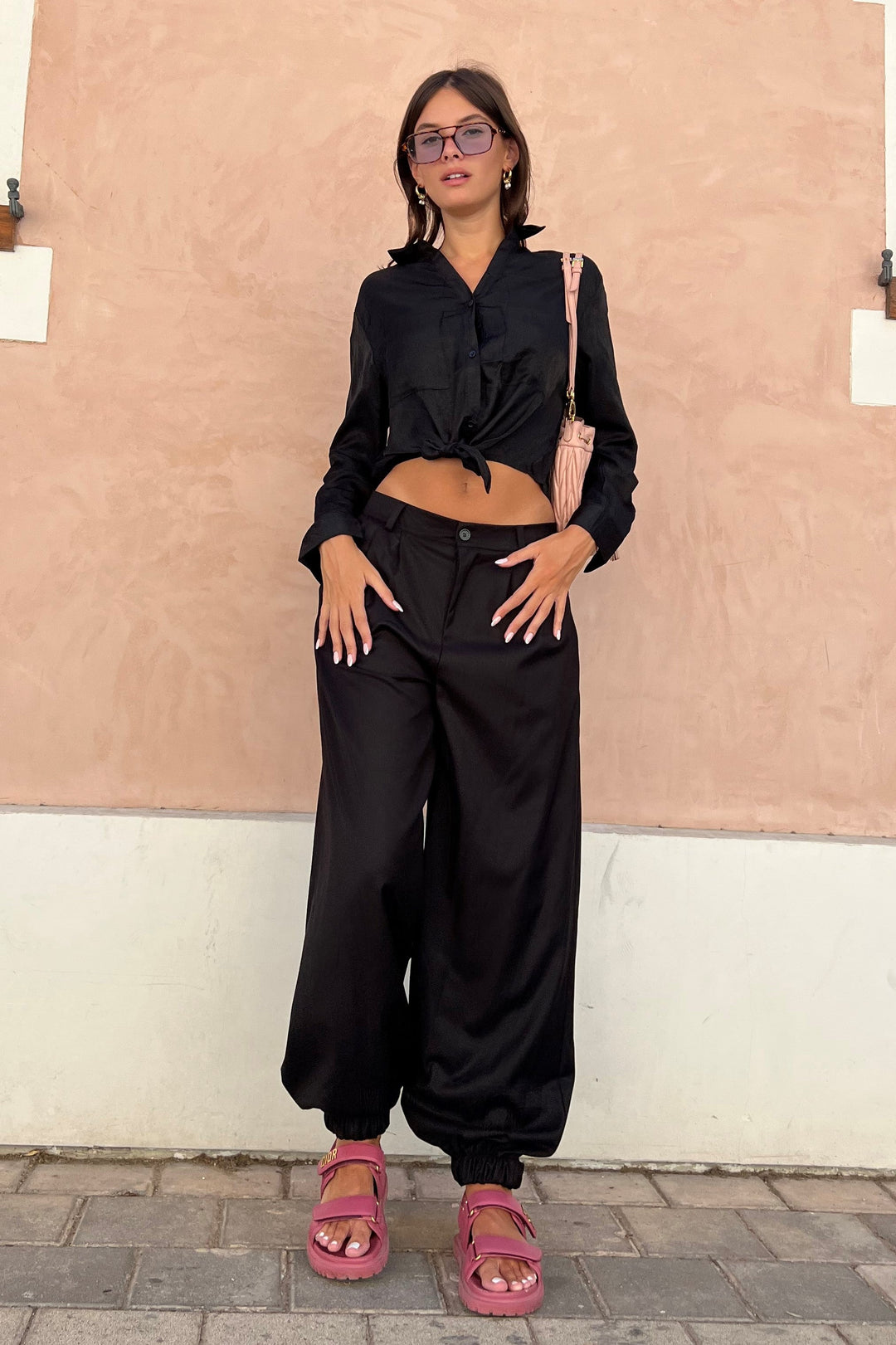 חולצת נועה - שחור